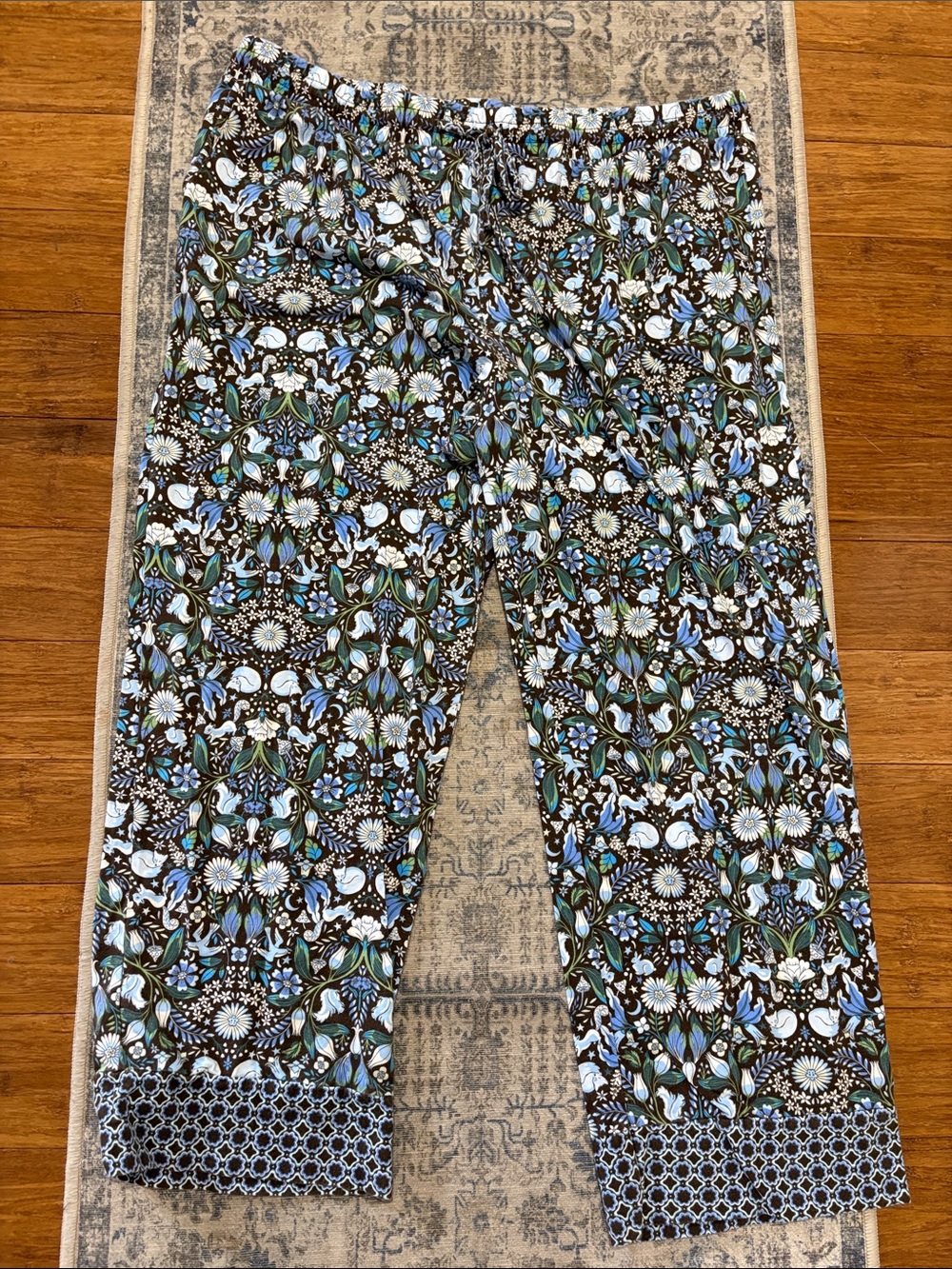 Vera Bradley women’s XXL woodland Pattern Pajama Set in Blue and Green - Picture 6 of 9
